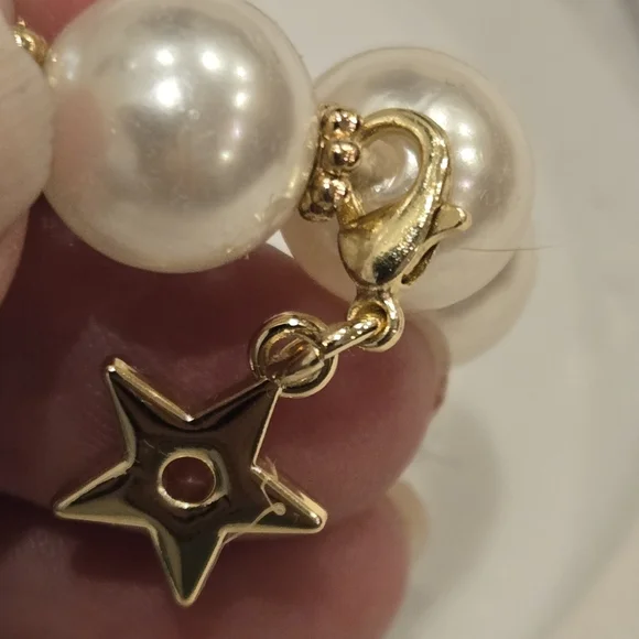 Dior Beauty Bracelet with 5 Removable Mini Charms - Picture 6 of 13